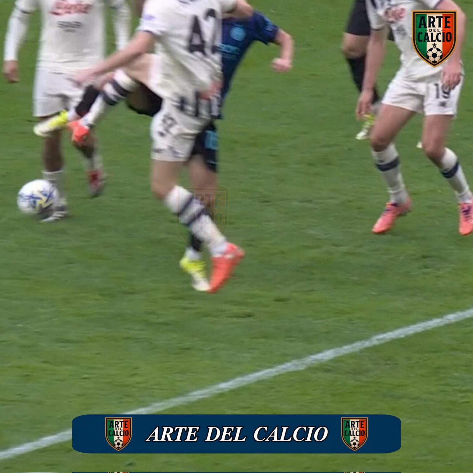 A huge scandal, honestly. A 100% clear penalty for Frattesi that wasn’t given.😂 At this point it feels like a new Calciopoli is being run, no doubt. A moment like that not given in the VAR era is unbelievable.