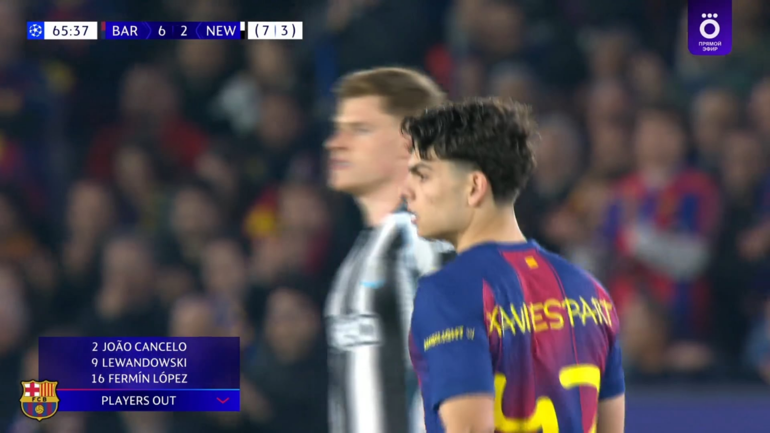 Epic atmospheric Un Día de Partit buildup leading to Robert Lewandowski's 2nd goal w/ Alternate Angles, then a massive standing ovation from the Camp Nou for the starters