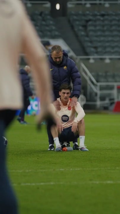 Gavi with Hansi Flick at training, at St James' Park Newcastle.