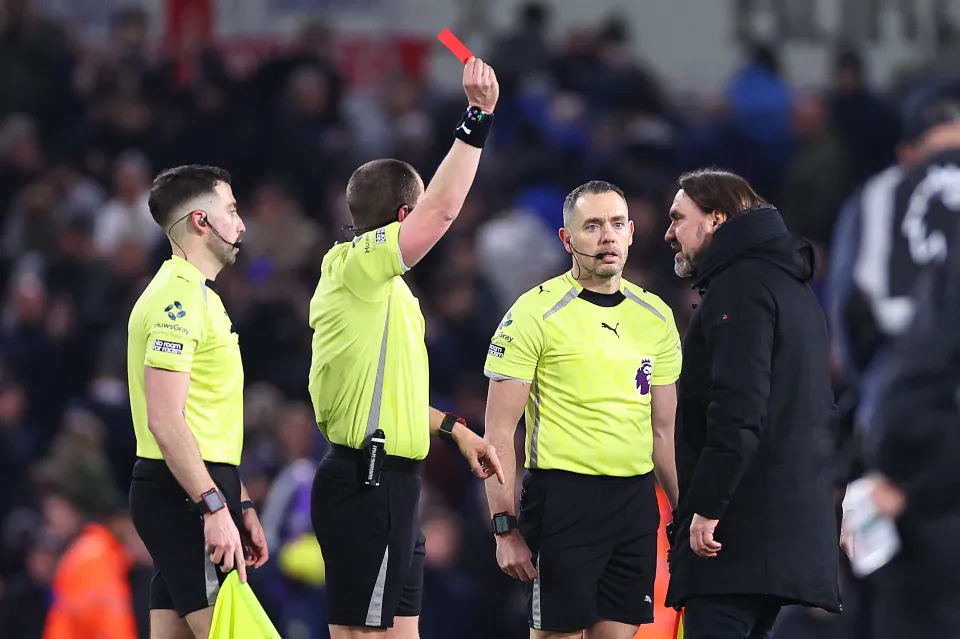 Daniel Farke sent off at Elland Road