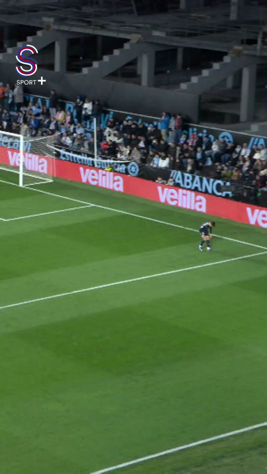 Before assisting Tchouaméni, Arda fakes tying his shoelaces to catch Celta Vigo's defence sleeping
