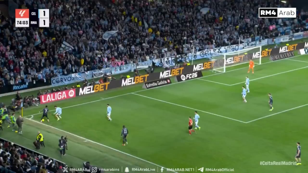 Celta fans laughing at Vinicius after the legendary skill 😂