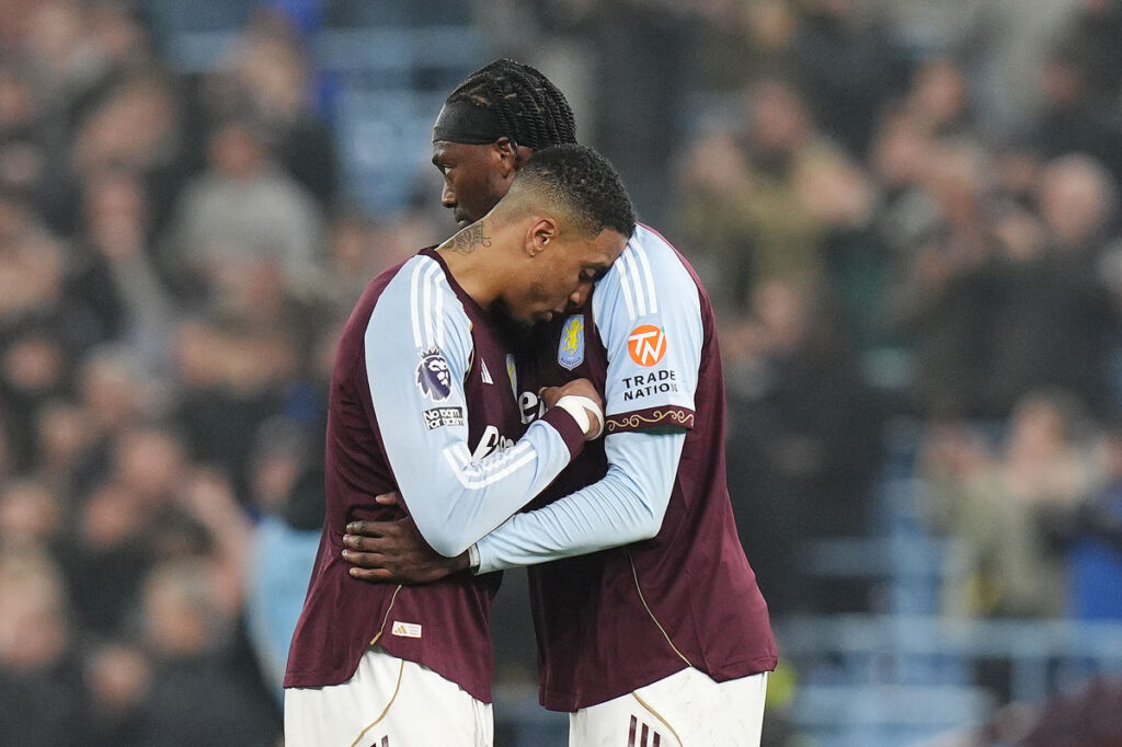 Supporting image for story: Unai Emery makes 'bad moment' admission after Aston Villa suffer damaging Chelsea defeat