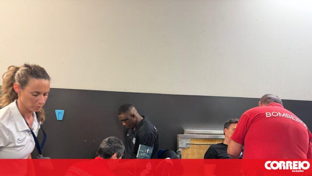 Jogadores de andebol do Sporting assistidos após "cheiro intenso" no balneário do pavilhão do FC Porto