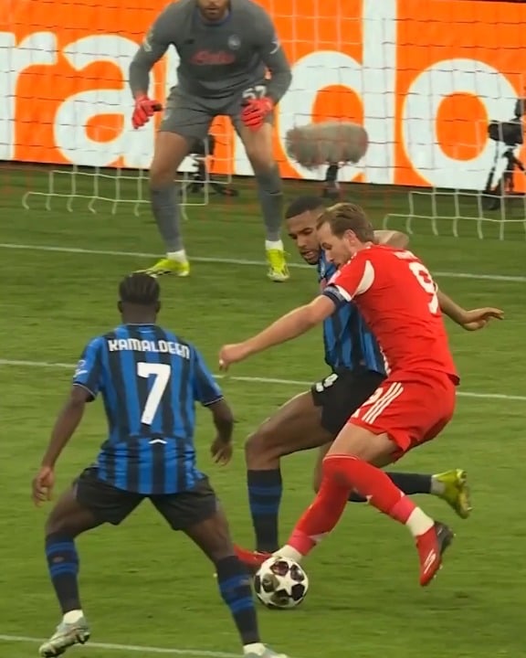 A closer angle of Harry Kane's UCL goal against Atalanta.