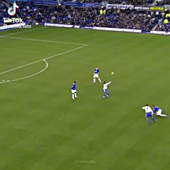 Uns vêm Anísio. Eu vejo Drogba