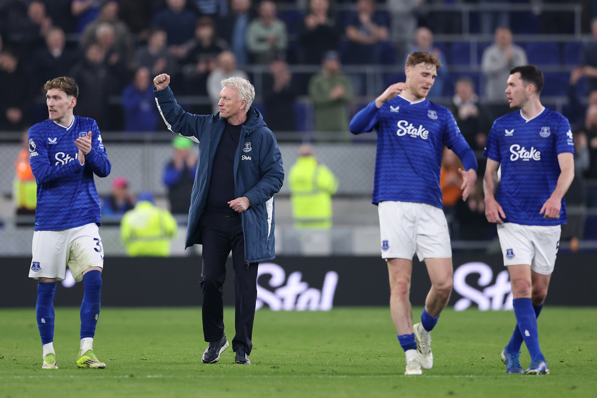 LIVERPOOL, ENGLAND - MARCH 21: David Moyes, Manager of Everton, celebrates victory following the Premier League match between Everton and Chelsea at Hill Dickinson Stadium on March 21, 2026 in Liverpool, England. (Photo by Alex Livesey/Getty Images)