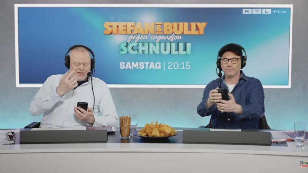 Stefan Raab und Michael Bully Herbig haben sich für RTL als Fußballkommentatoren versucht. Es bleibt nur zu hoffen, dass sie das nie wieder tun.