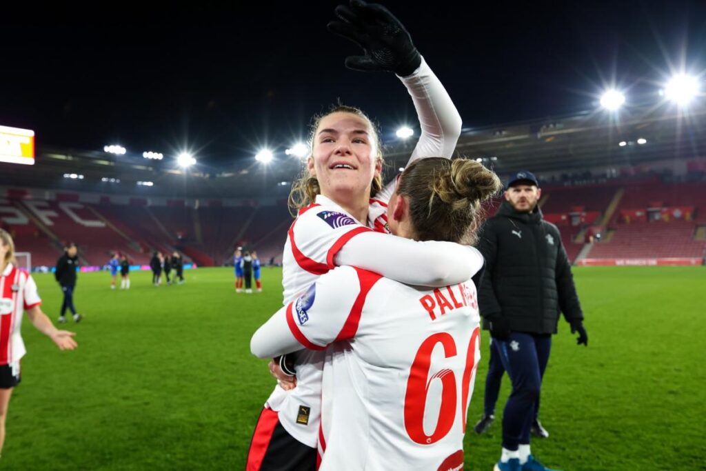 Saints secure last-gasp win over Ipswich in front of 9,000 at Portman Road