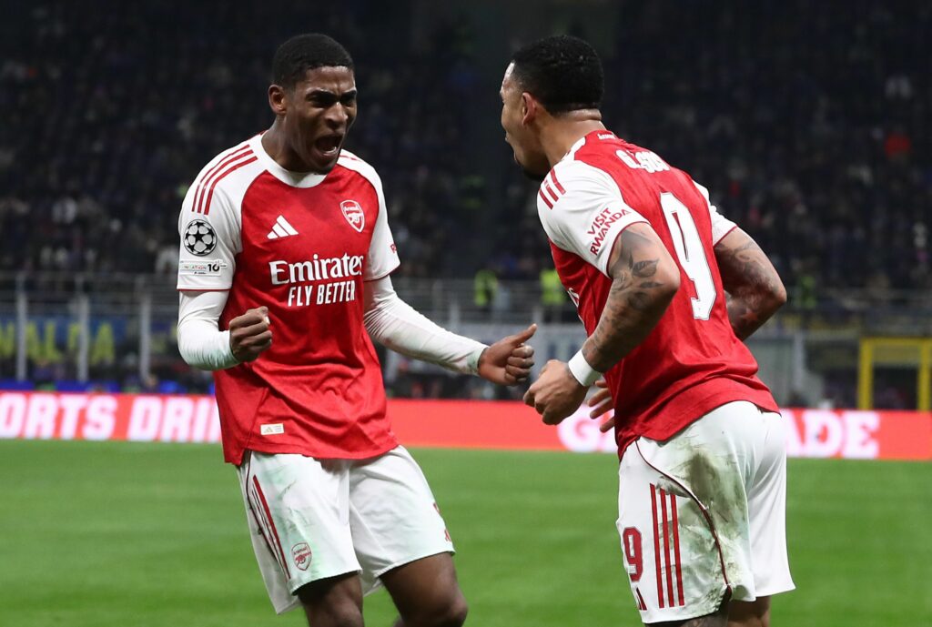 MILAN, ITALY - JANUARY 20: Gabriel Jesus of Arsenal FC celebrates with his team-mate Cristhian Mosquera after scoring their team's secons goal during the UEFA Champions League 2025/26 League Phase MD7 match between FC Internazionale Milano and Arsenal FC at Stadio San Siro on January 20, 2026 in Milan, Italy. (Photo by Marco Luzzani/Getty Images)