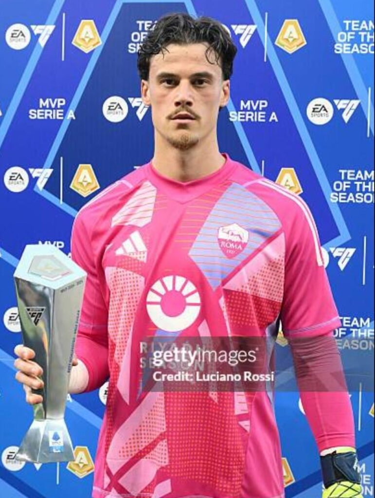 If Juve qualify to UCL next season, I have a feeling that this guy will be our new GK