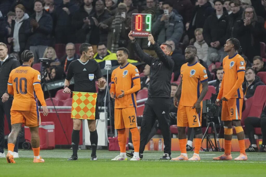 Koeman mag achtmaal wisselen in komende oefenduels