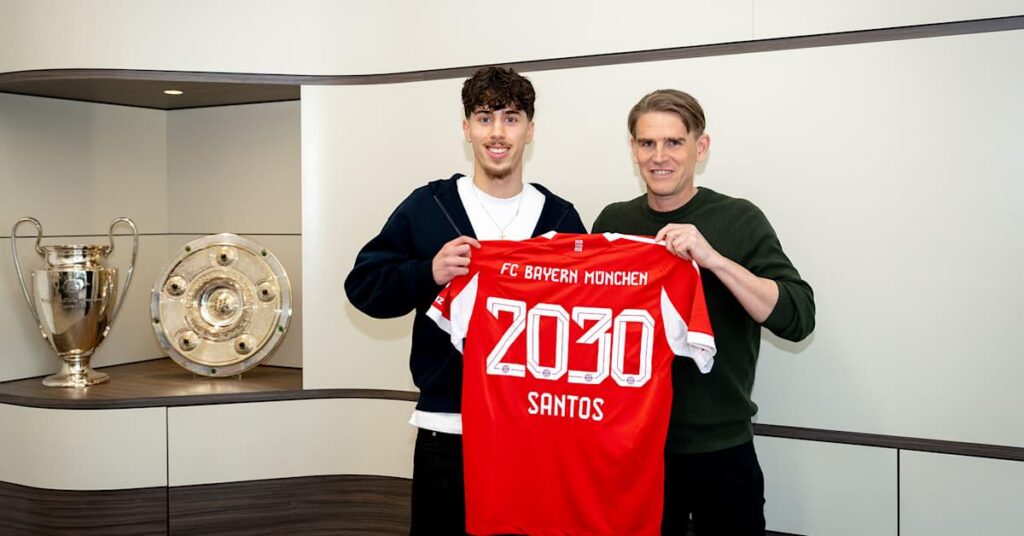 David Santos Daiber signs professional contract with Bayern