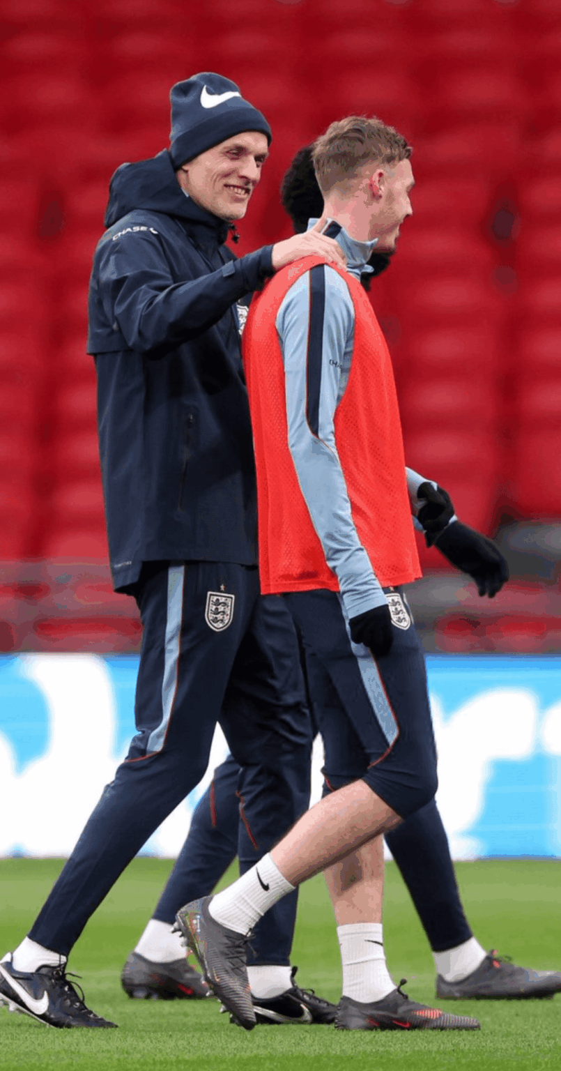 Tuchel and Palmer in England training