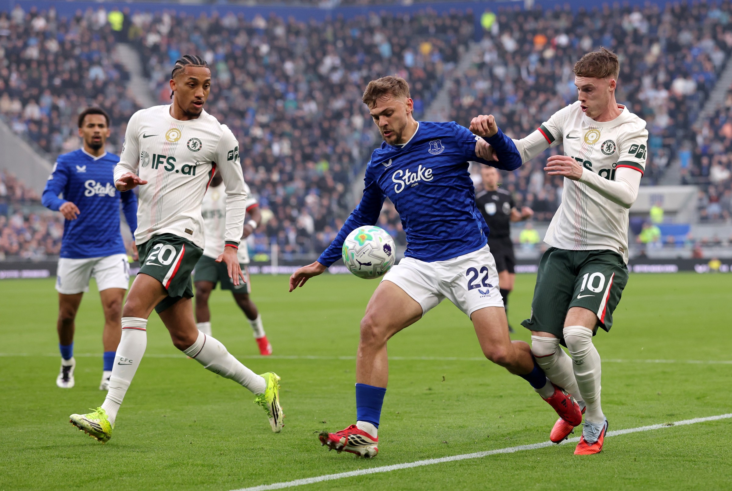 Kiernan Dewsbury-Hall of Everton is challenged by Cole Palmer. (Getty Images)