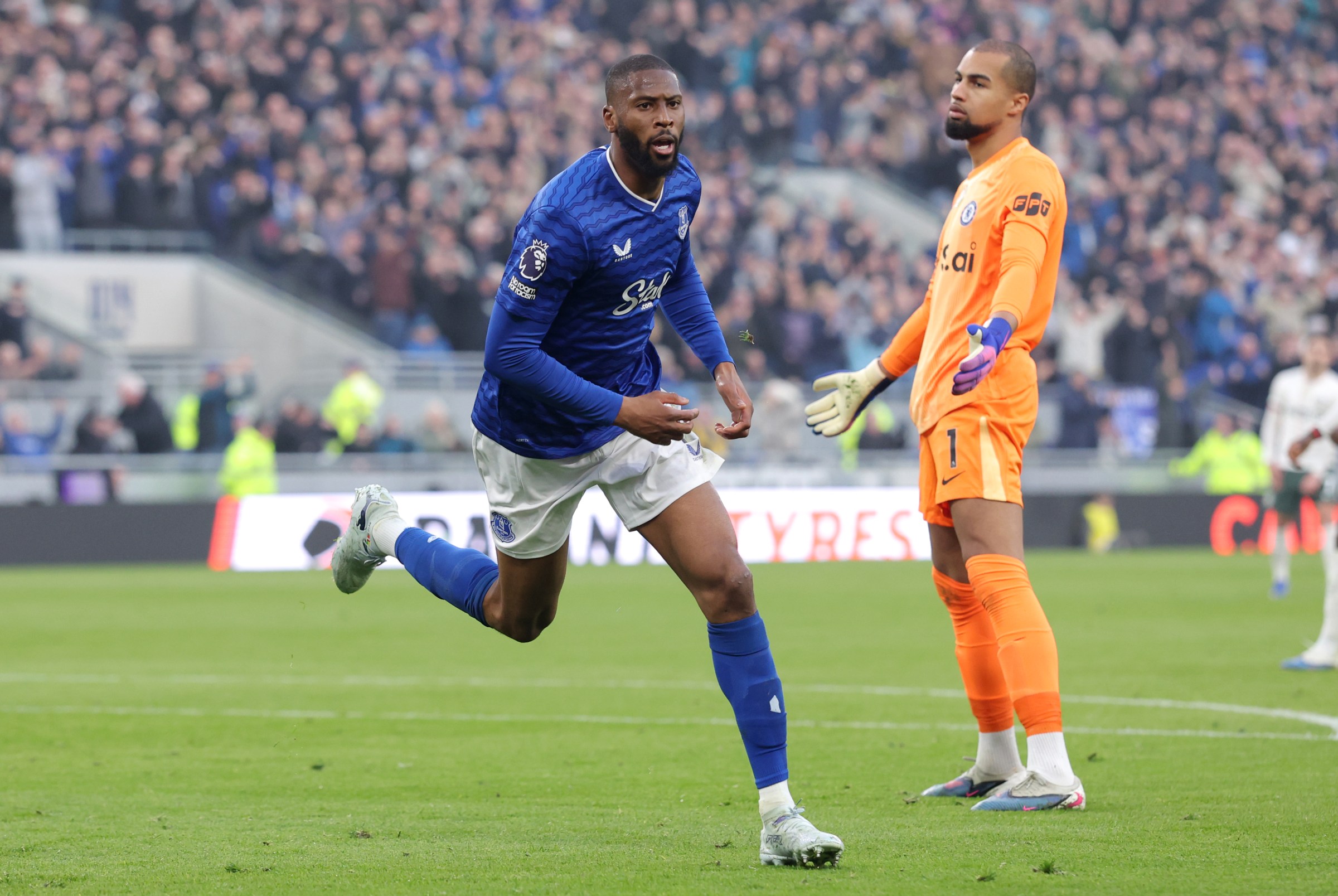 Beto of Everton celebrates scoring his team’s first goal. (Getty Images)