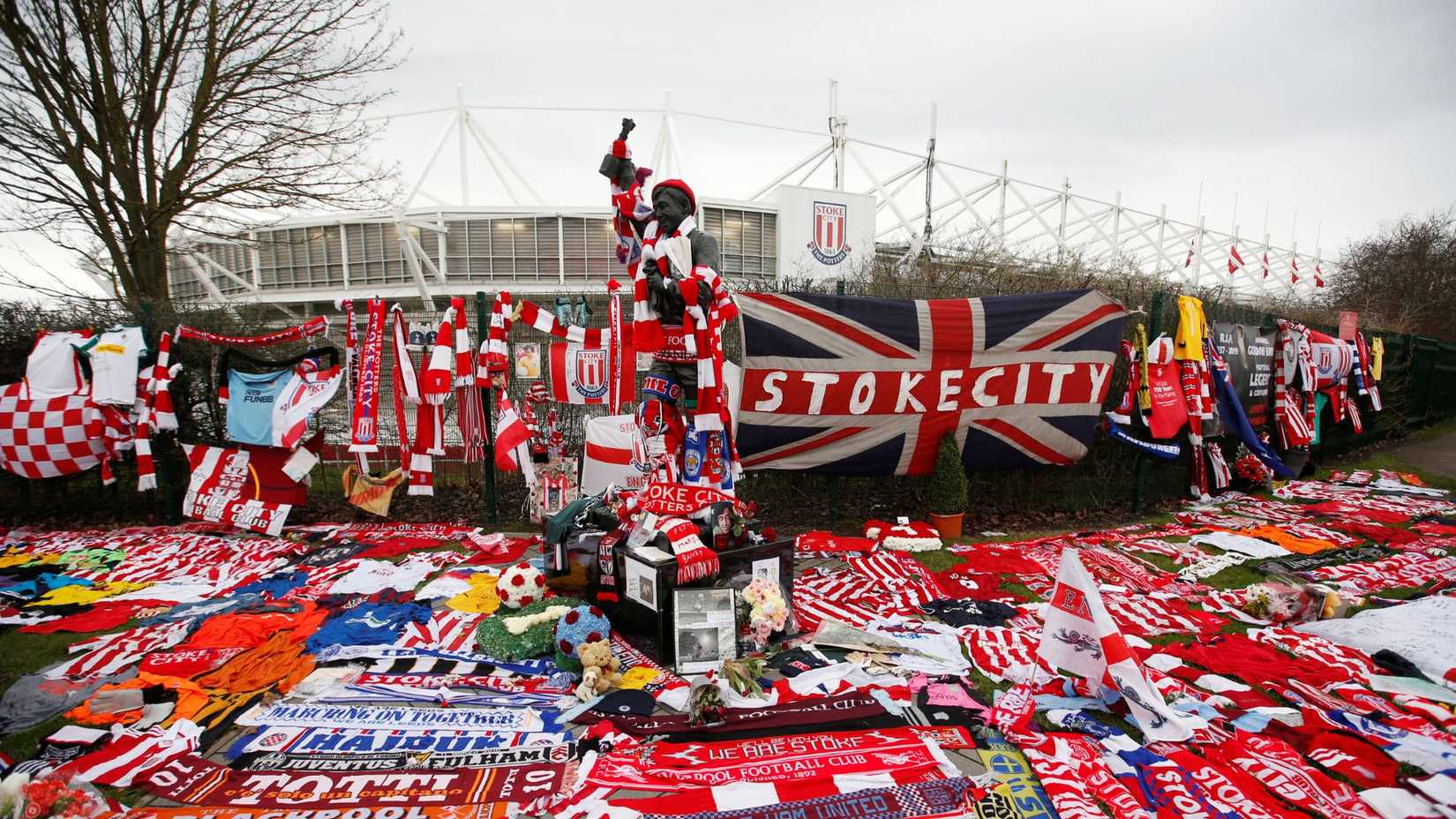 Gordon Banks Statue, Stoke City