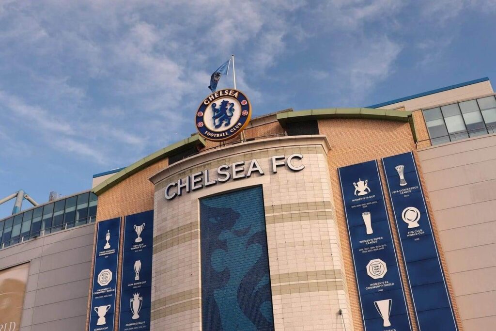 Chelsea handed suspended transfer ban, £10m fine for breaching Premier League rules