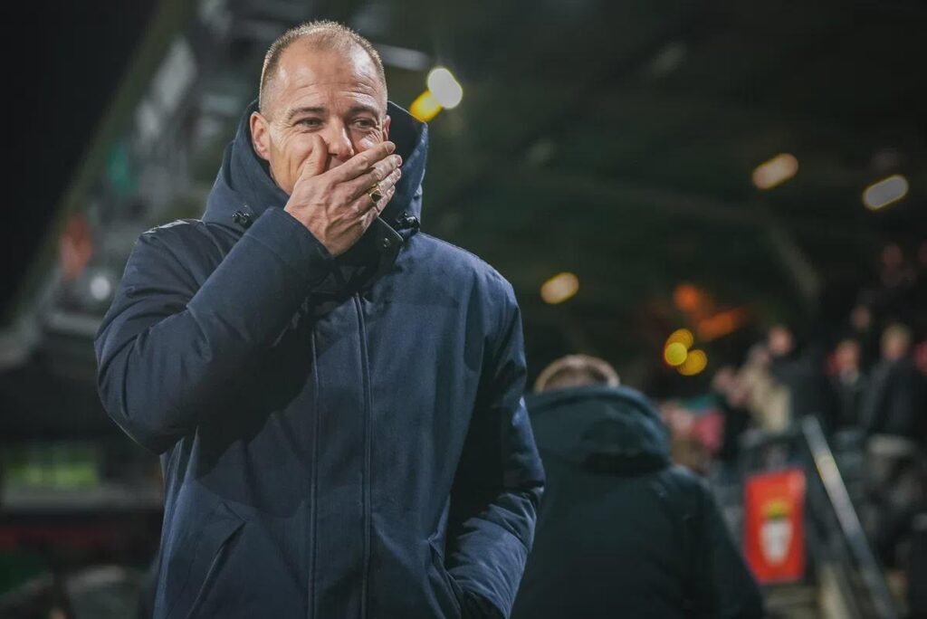 Buijs leest VI-verhaal: 'We kunnen niet verdedigen in Nederland'