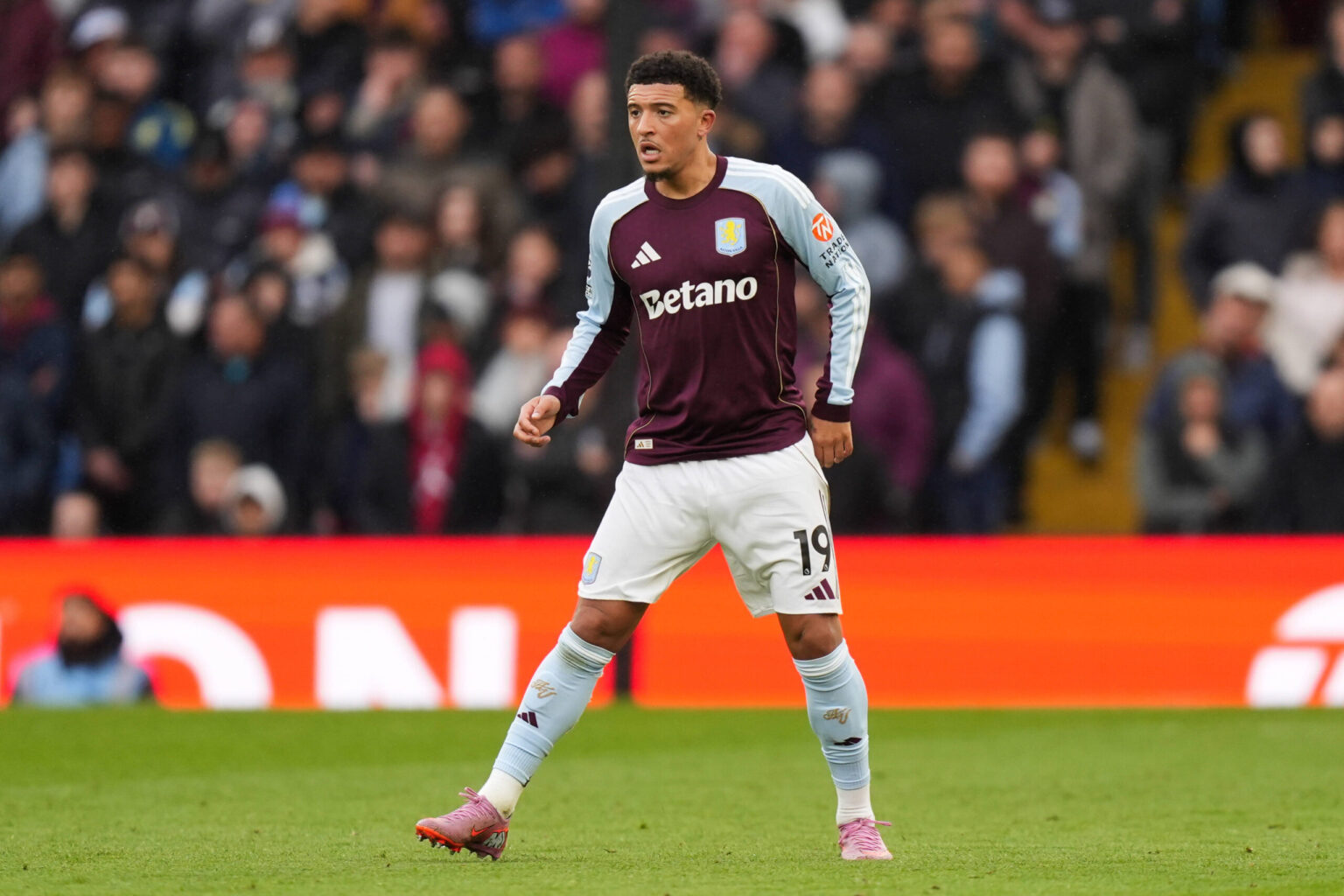 Aston Villa ready to re-sign former star in £26m deal Aston Villa ready to re-sign former star in £26m deal