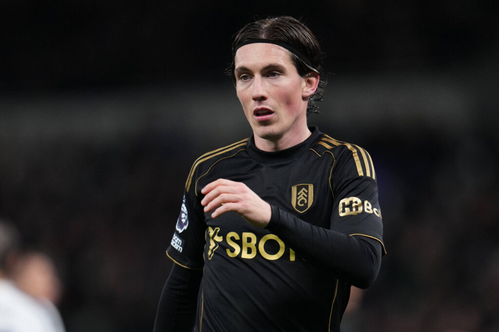 Aston Villa 'hold talks' over move to sign Premier League star