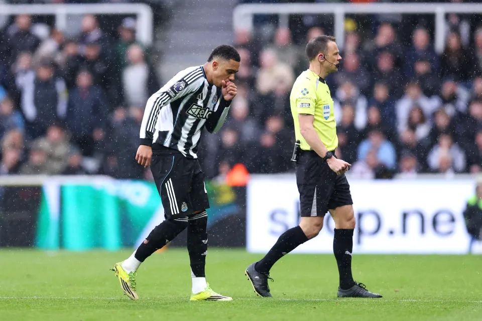 Ramsey looked gutted as he had to come off