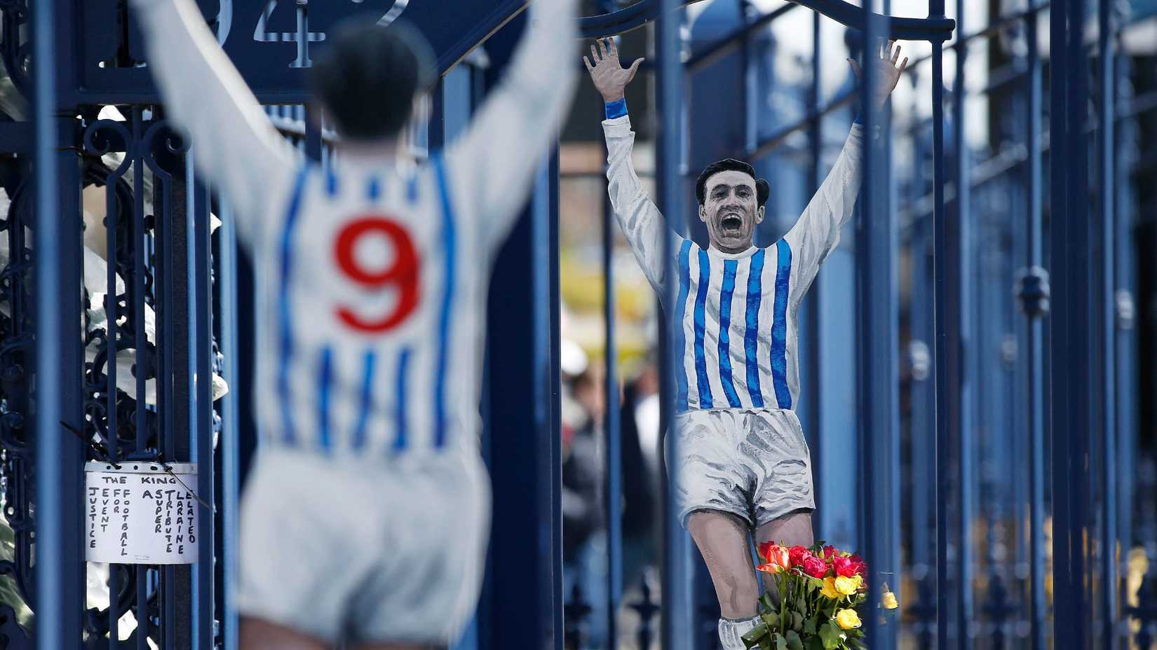 Jeff Astle Gates, The Hawthorns