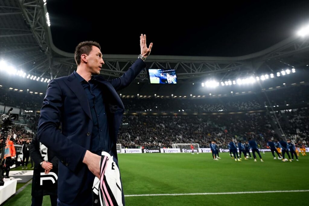 It’s always a pleasure to have you back home, Marione 🤍🖤