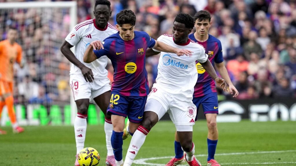 Espart: "I’m from the reserve team, I’m registered with the reserves. Right now I’m with the first team. Wherever I am, I try to give my maximum. I’m always very grateful for the opportunities and try to take advantage of them as much as I can. "