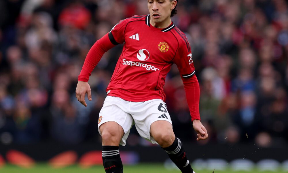 Lisandro Martinez could return to Man United XI vs Leeds