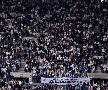 tottenham hotspur fans before the nottingham forest defeat