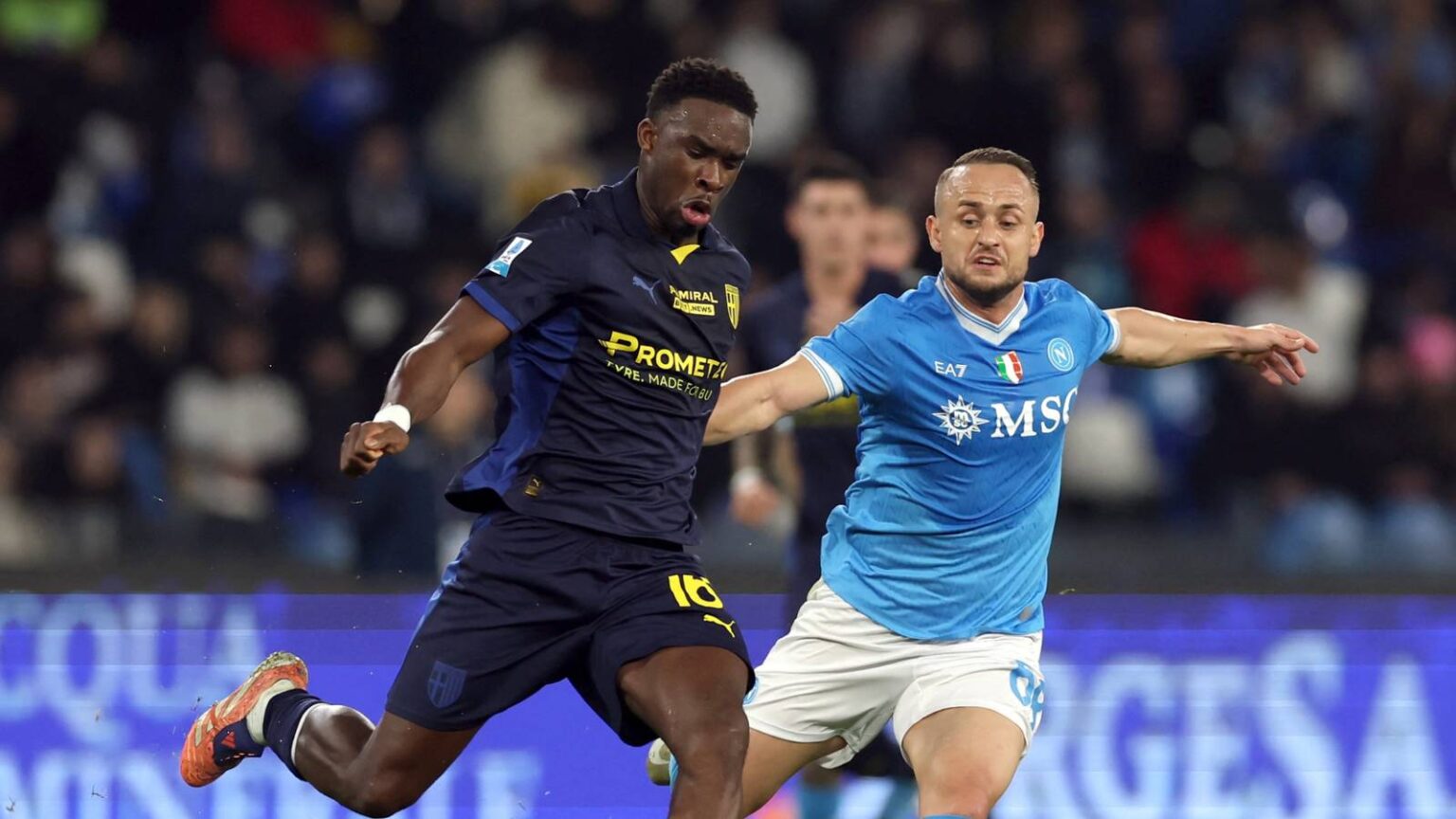 Aston Villa burst into race to sign Serie A star who's wanted by Tottenham