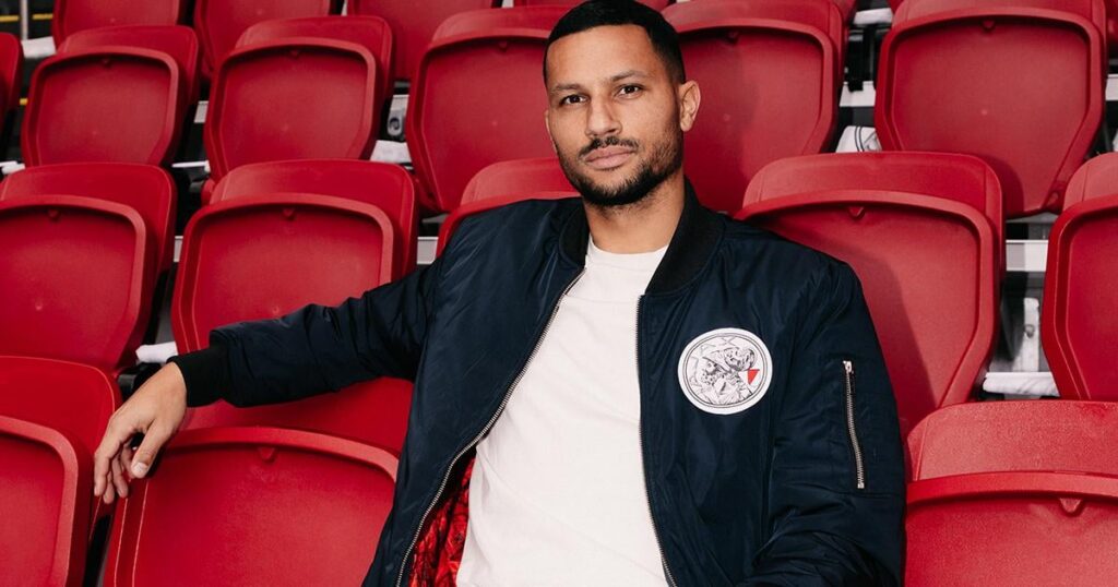 Members of SV ajax can buy this bomber jacket