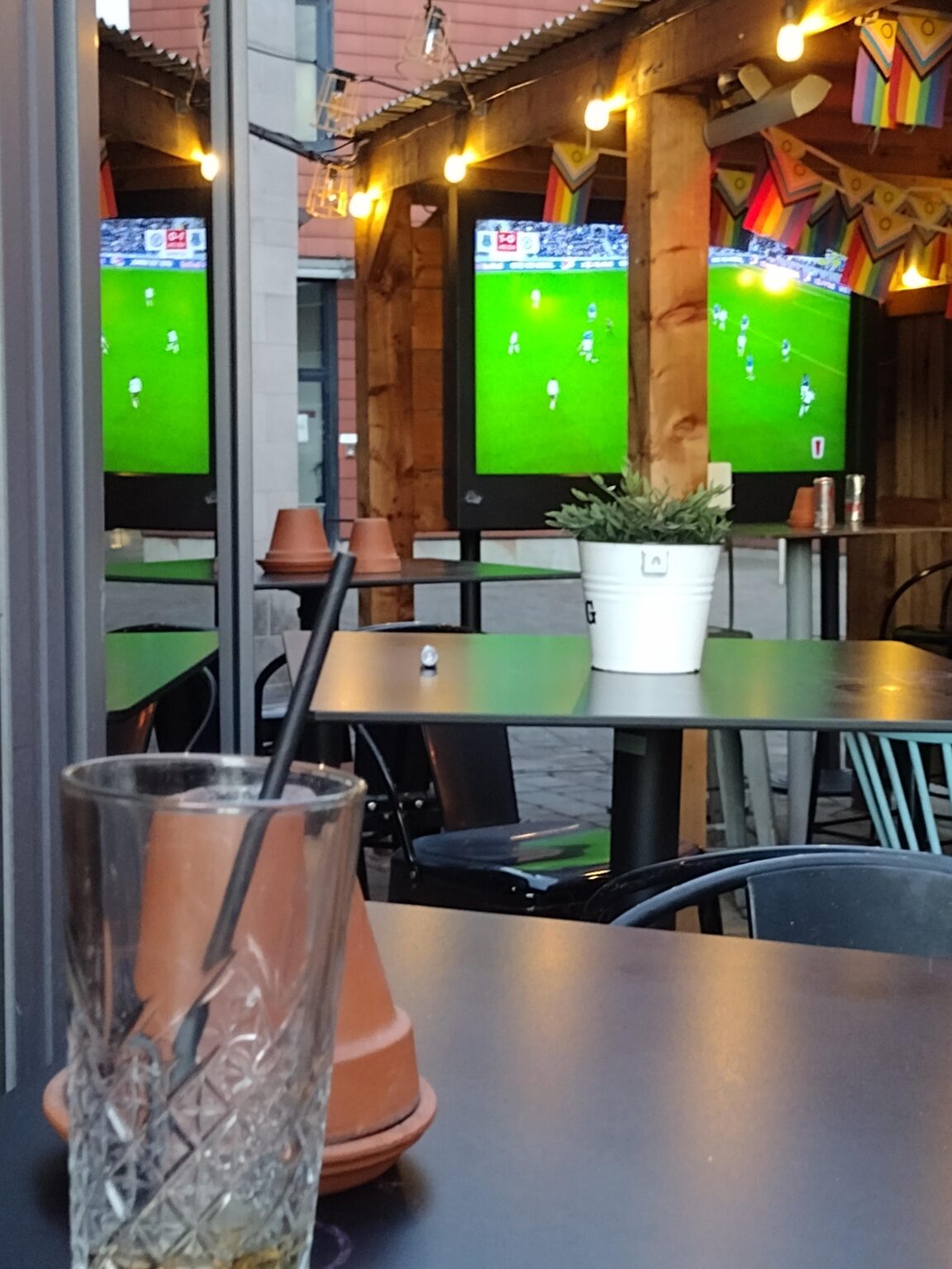 Had the Goodison experience at the pub we were, at the outside tables, before going to the theatre.