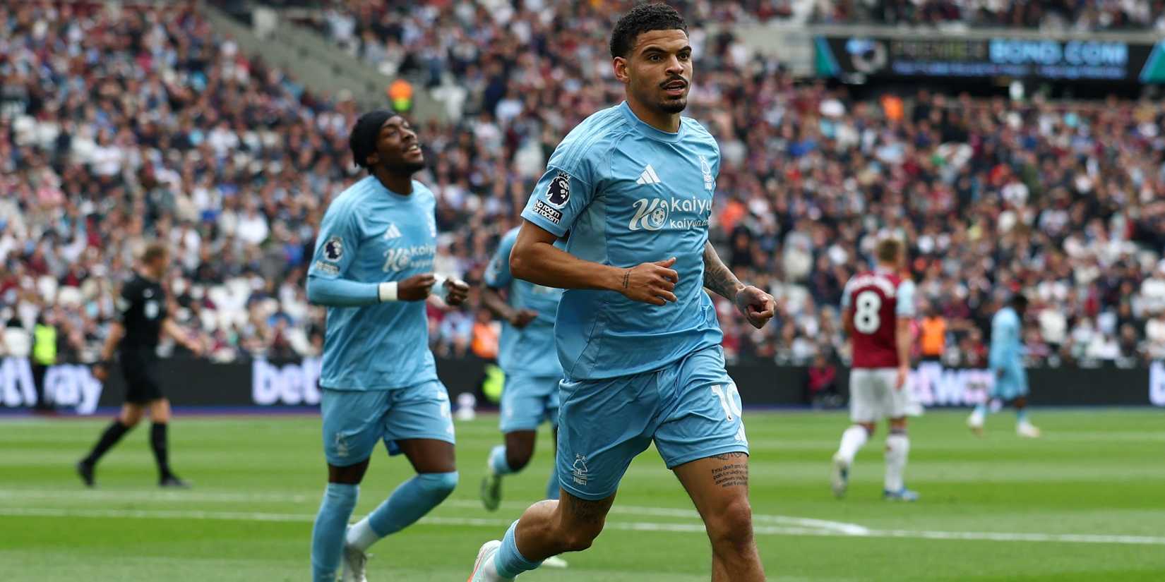 Nottingham Forest's Morgan Gibbs-White celebrates