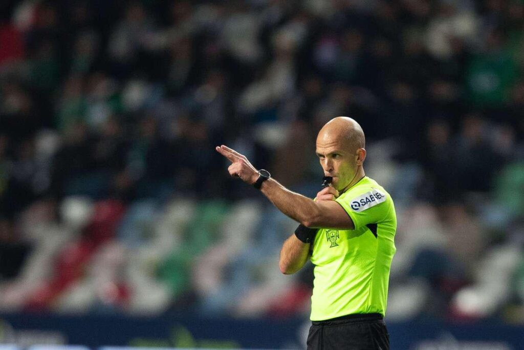 Luís Godinho lembra vermelho a Luis Díaz: "Essa decisão valeu seis meses com polícia à porta"