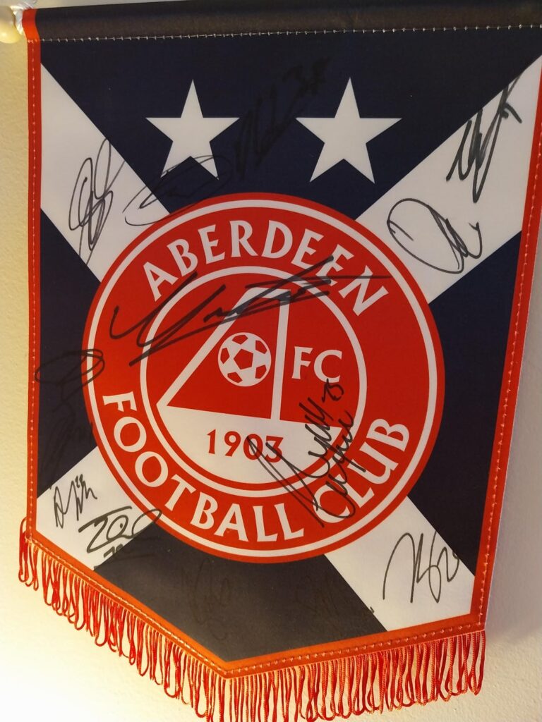 Can anyone ID these please