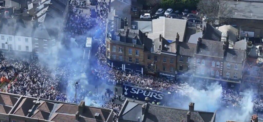 Just leave the Spurs pre match 'celebrations' here.