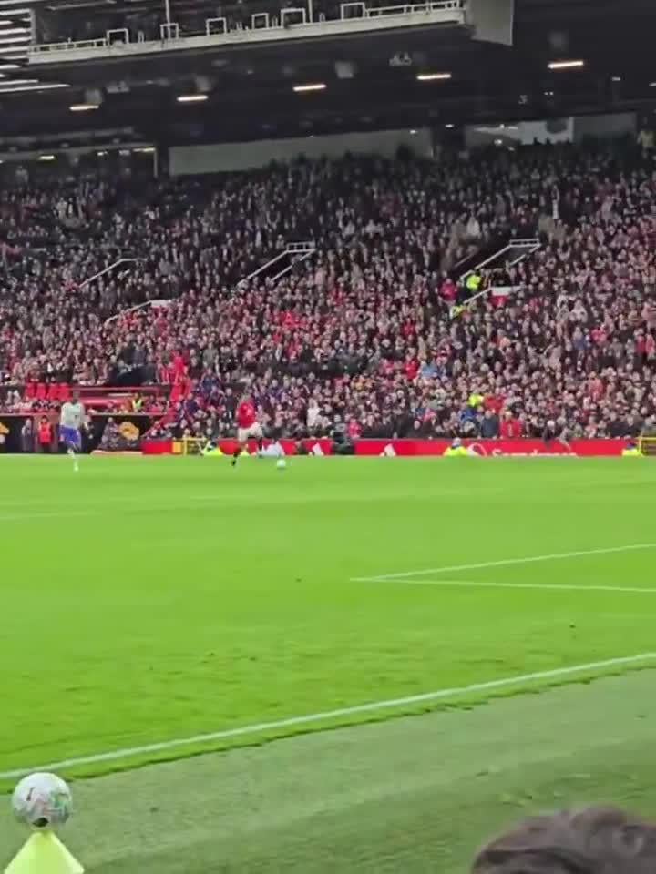 look at Bruno going over to coach Sesko immediately after he misplaced that pass to Amad.