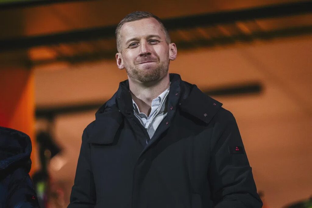 Niels van Duinen volgt vanaf 1 juni Max Huiberts op als de nieuwe technisch directeur van AZ.