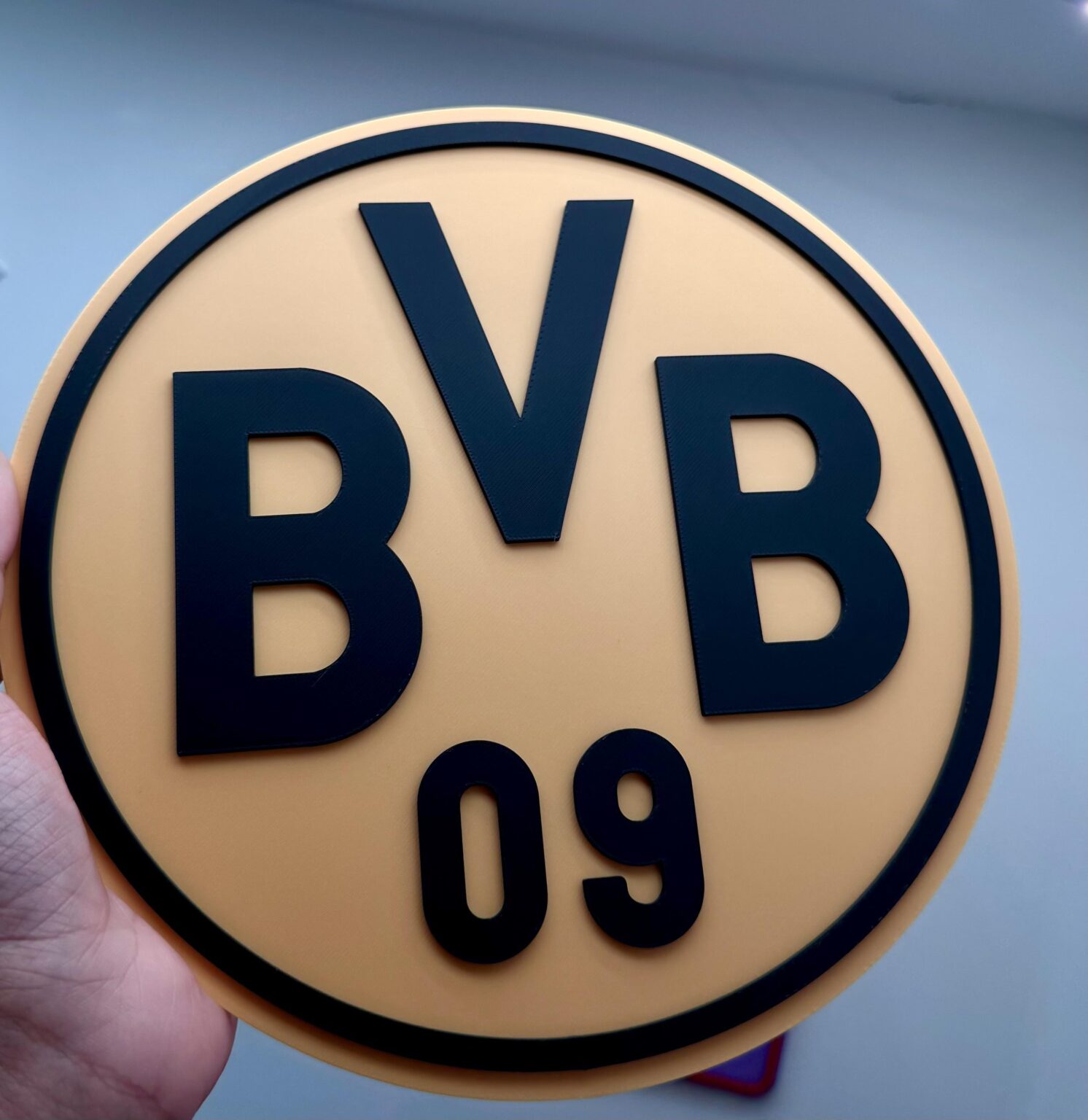 Dortmund fans! I made a free 3D printable emblem for the wall!