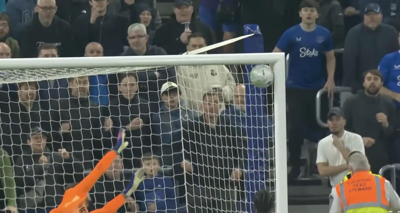 Ndiaye perfect top bins