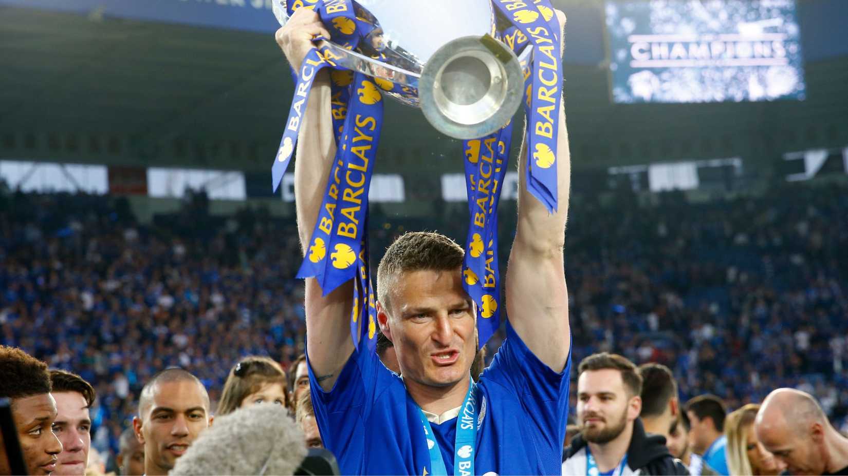 Robert Huth wins the Premier League with Leicester City