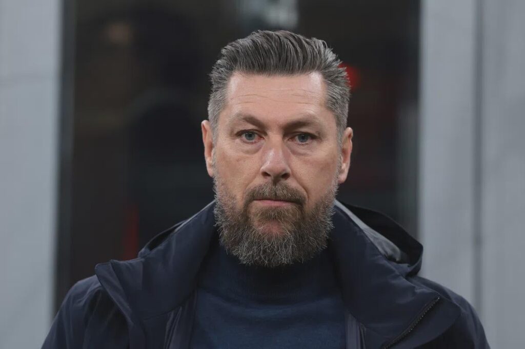 Feyenoord en voormalig interim-trainer Pascal Bosschaart uit elkaar