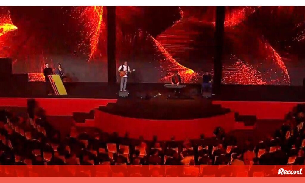 Porque eu não tenho que sofrer sozinho...