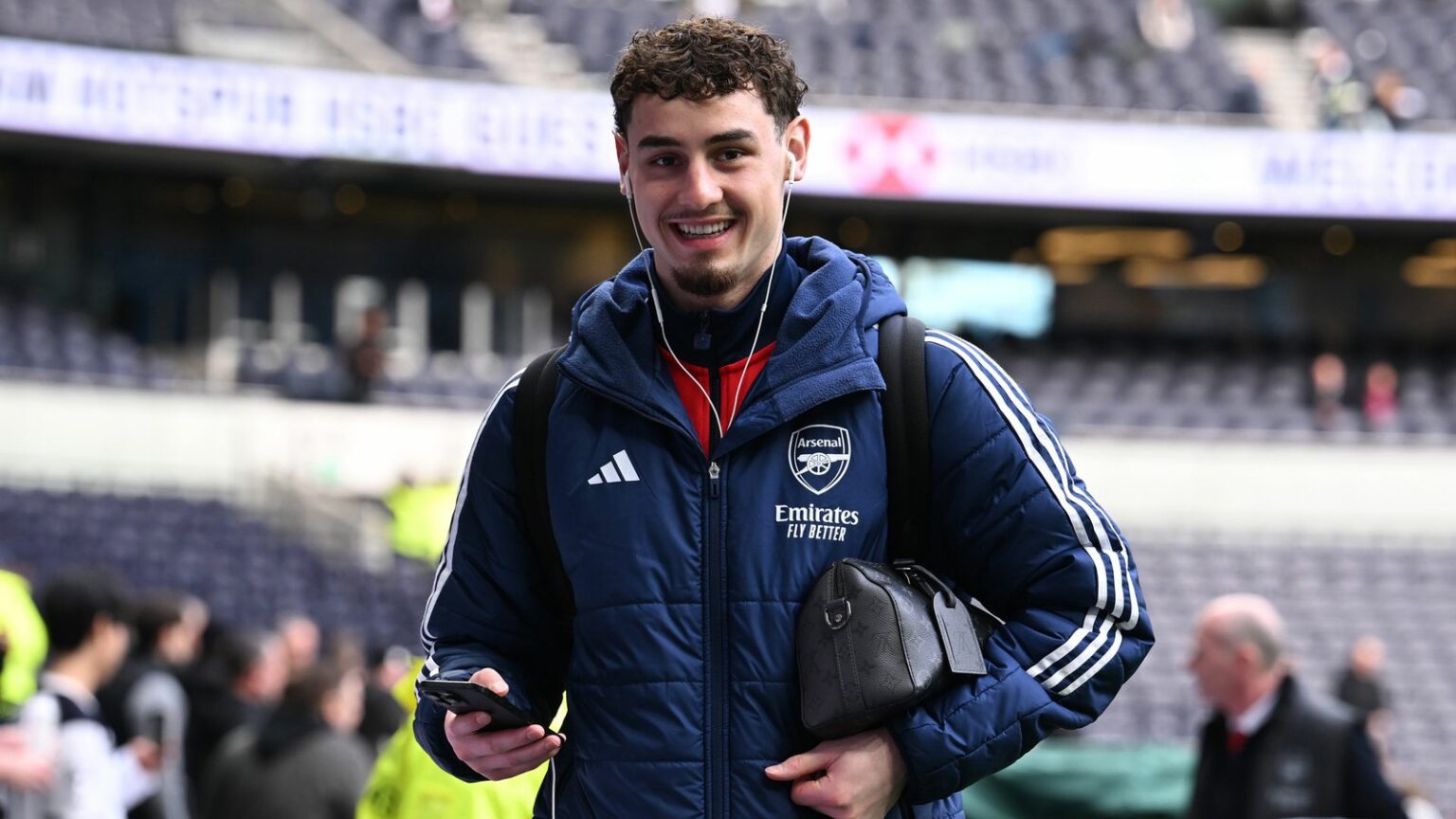 Setford on his home debut and learning from Raya