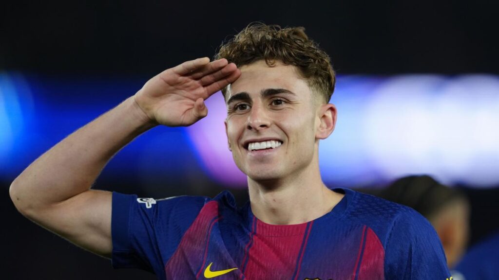 [Edu Polo] From overlooked La Masia prospect to Barça breakout star: a simple WhatsApp from an Andalusian friend alerted Xavi to Fermín López’s brilliance at Linares, earning him a preseason chance, dazzling performances, and a life-changing path into FC Barcelona’s first team.