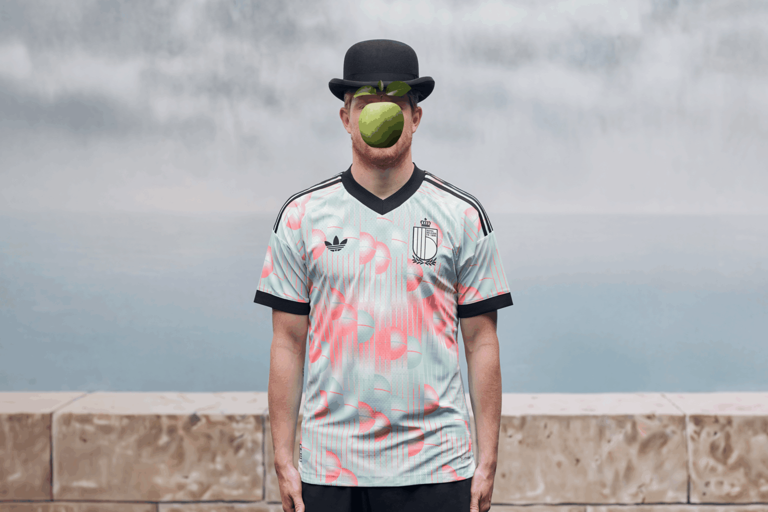 Ceci n'est pas un midfielder. (C'est un génie.)