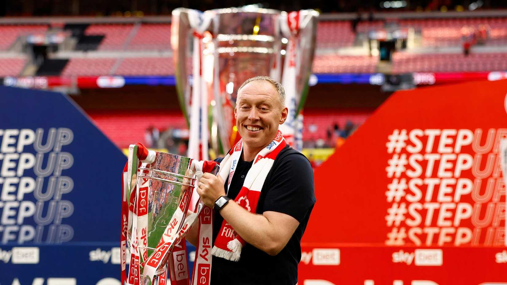 Steve Cooper wins the Championship play-off final with Nottingham Forest