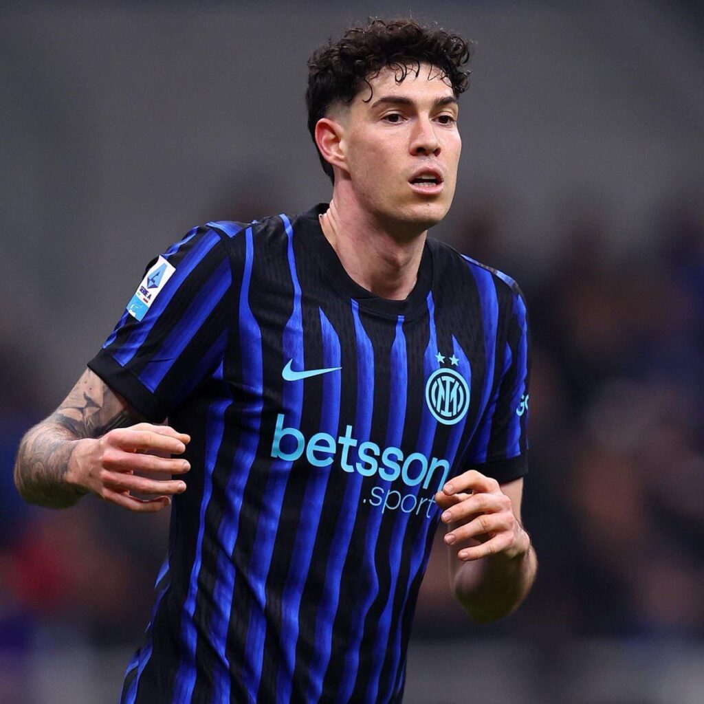 [Moretto/Fabrizio] Barcelona ADORES Bastoni and believe he could be the perfect addition to their defence, but there is nothing even underway yet over a potential deal.
If Inter or Bastoni gave ANY signals of openness to part ways, Barcelona could make a strong move, but nothing is advanced.